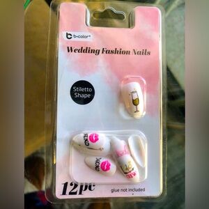 NIB Wedding Fashion Nails